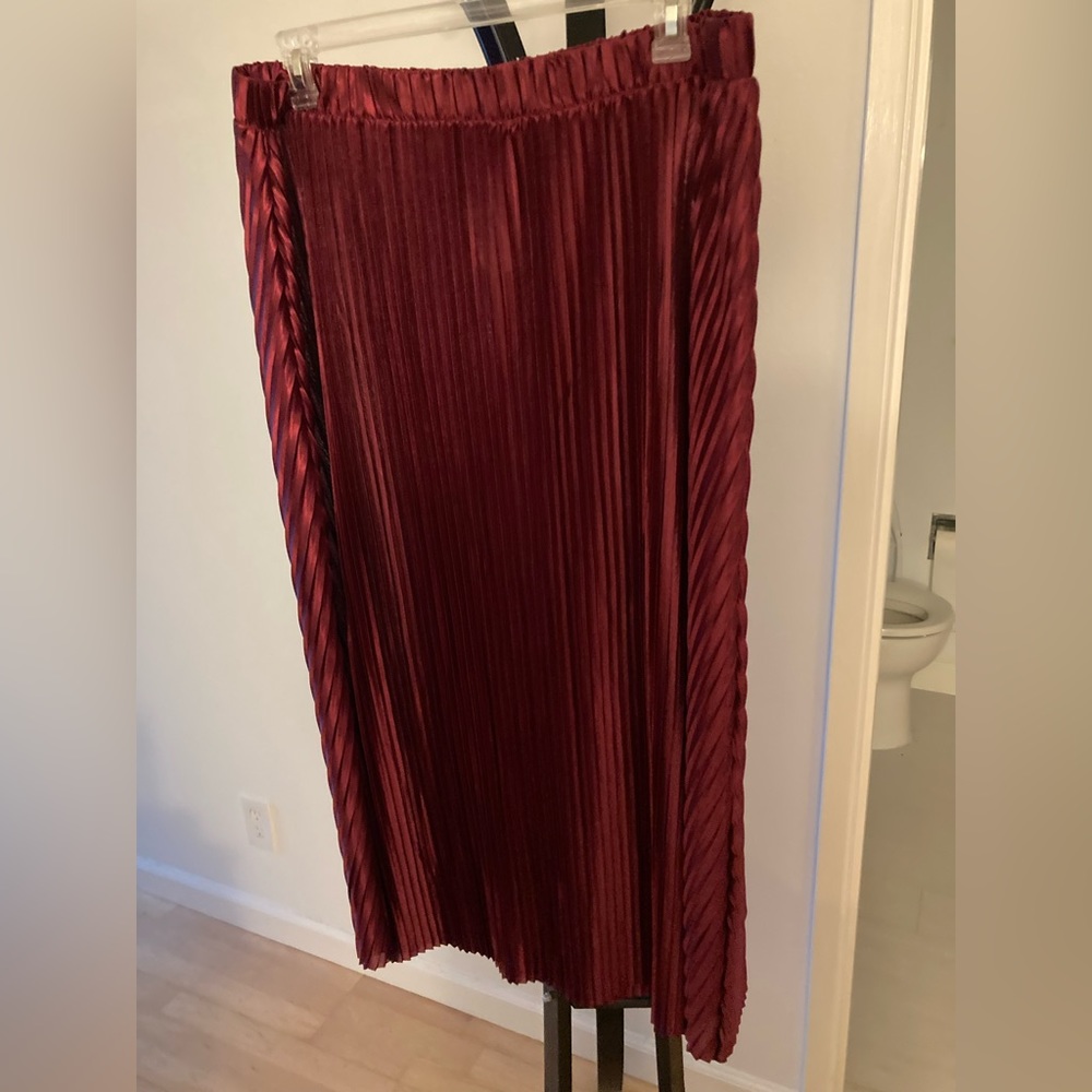 New pleated light weight party skirt!